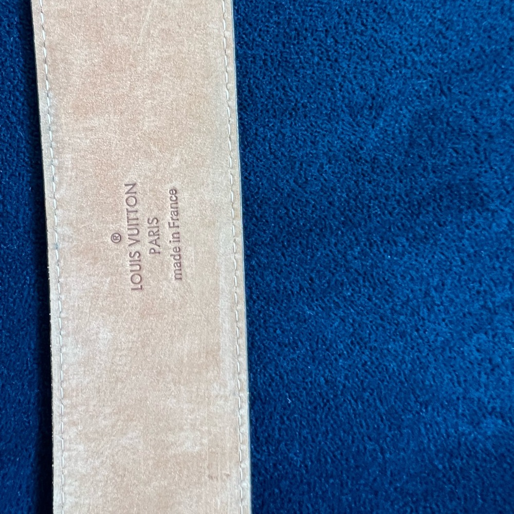 Beautiful hardly worn black lv belt - Picture 3 of 3